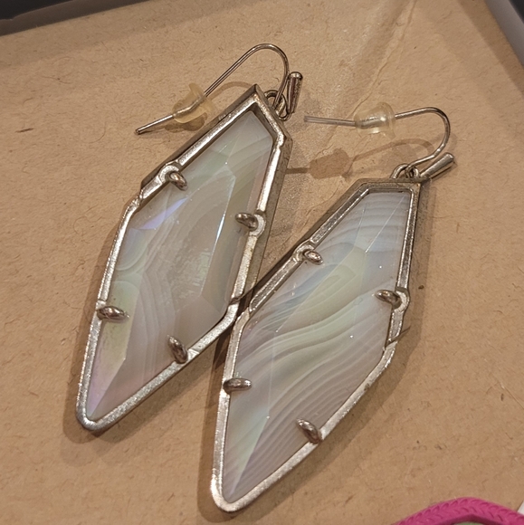 Beautiful Iridescent Kendra Scott Earrings - Picture 8 of 16